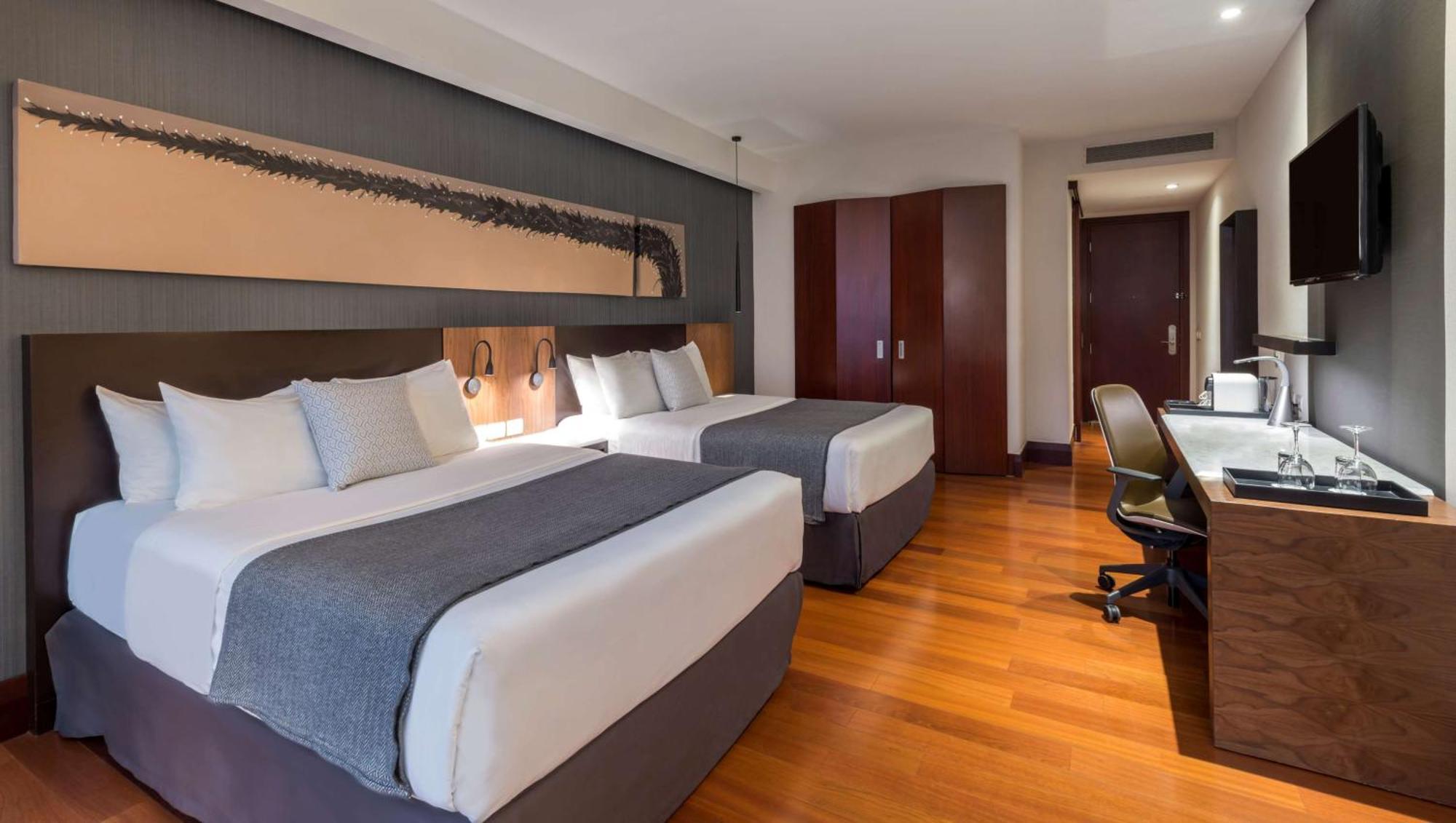 Отель Nh Collection Guadalajara Providencia Экстерьер фото