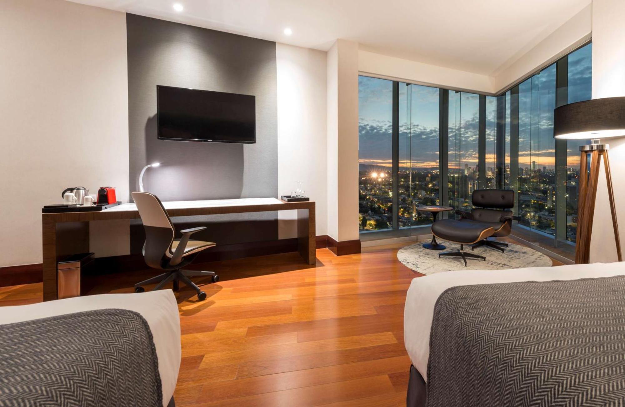 Отель Nh Collection Guadalajara Providencia Экстерьер фото