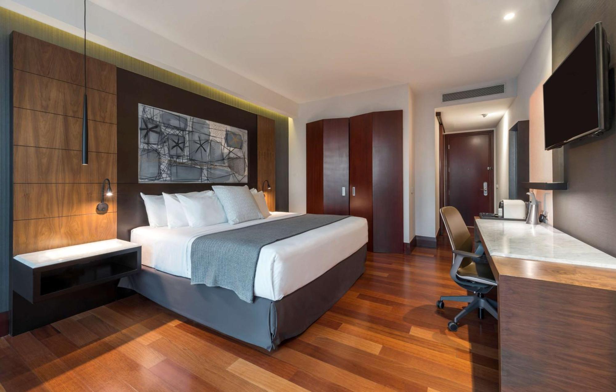 Отель Nh Collection Guadalajara Providencia Экстерьер фото